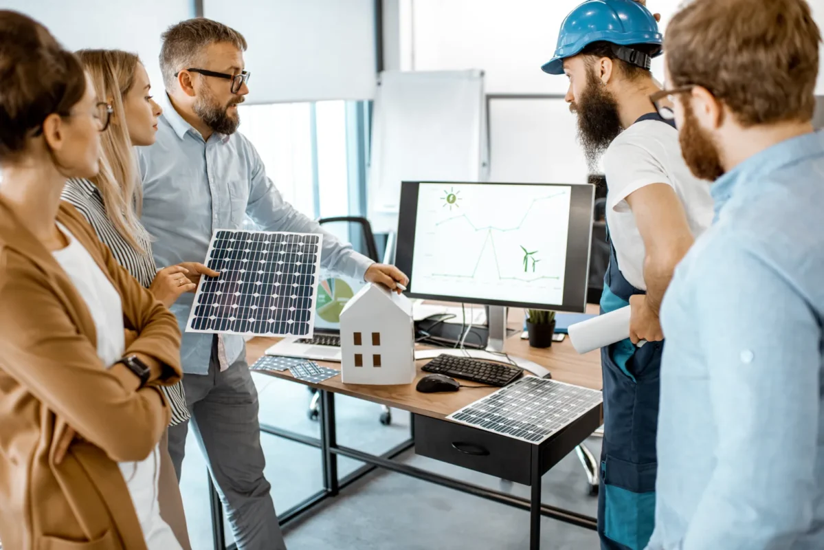 Zespół projektuje wydajną instalację magazynu energii dostosowaną do potrzeb biura.